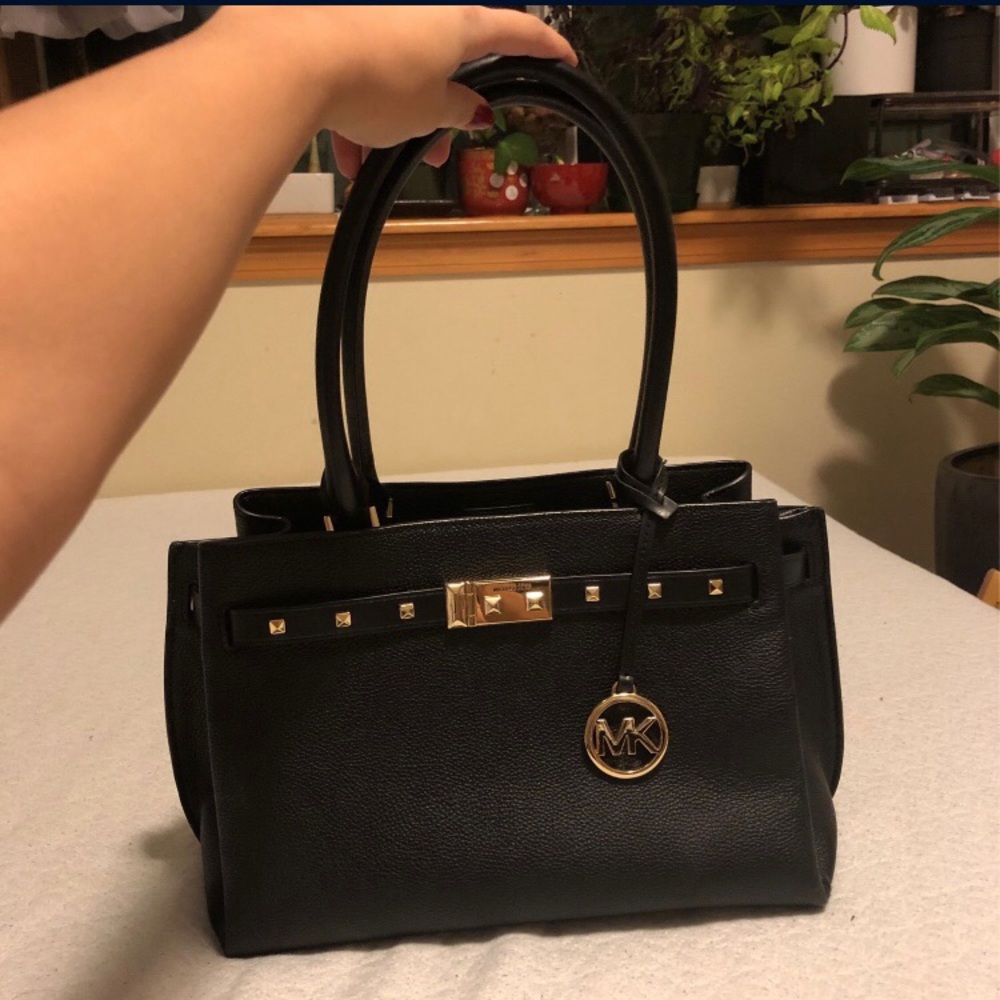 AUTHENTIC Michael Kors Purse New W/o Tags